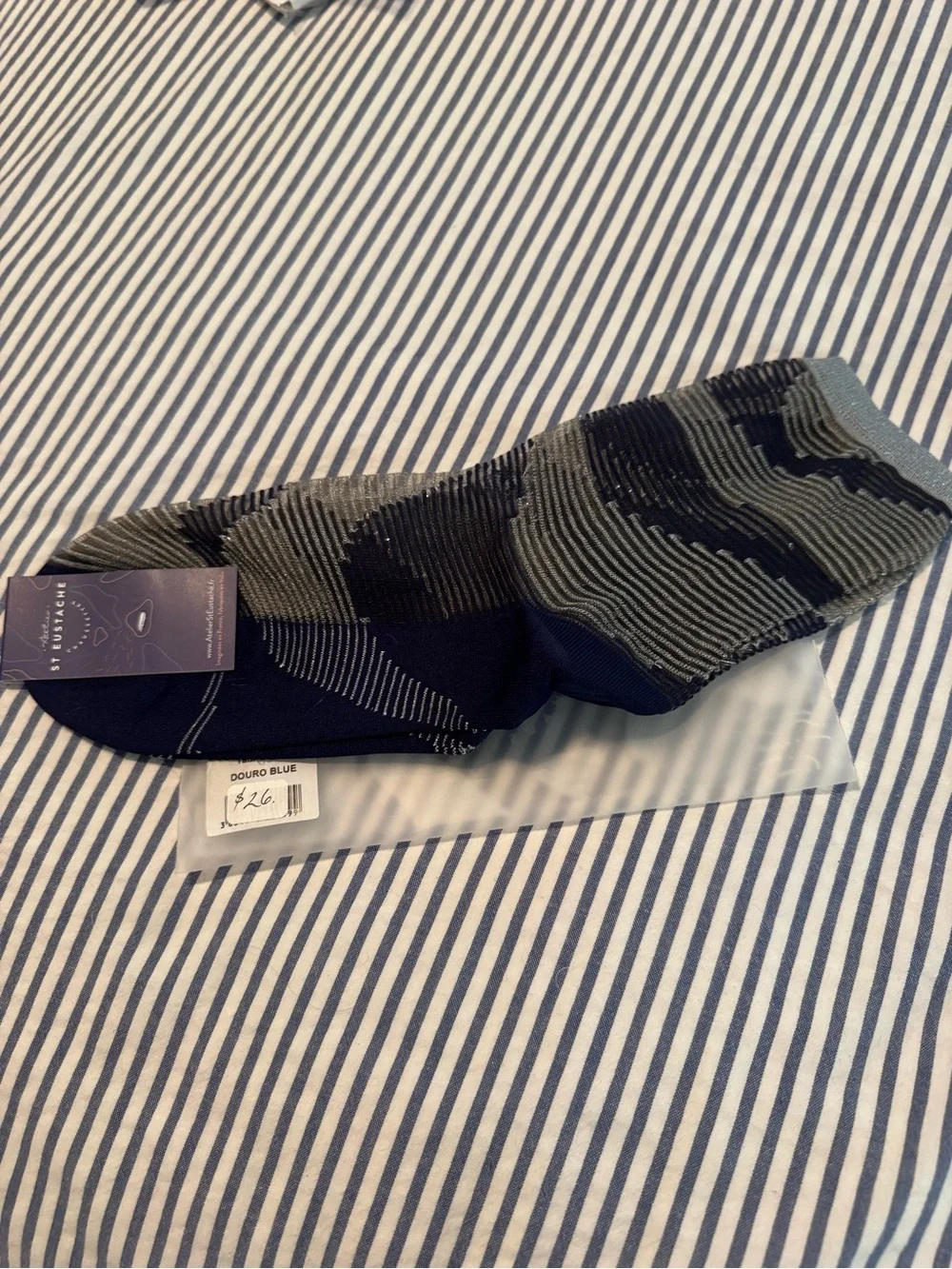 Woman’s elegant sheer Socks in Navy & Gray - Pack of One